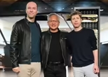 El cofundador de OpenAI Greg Brockman junto a Jensen Huang de Nvidia y el CEO de OpenAI Sam Altman - Crédito: OpenAI